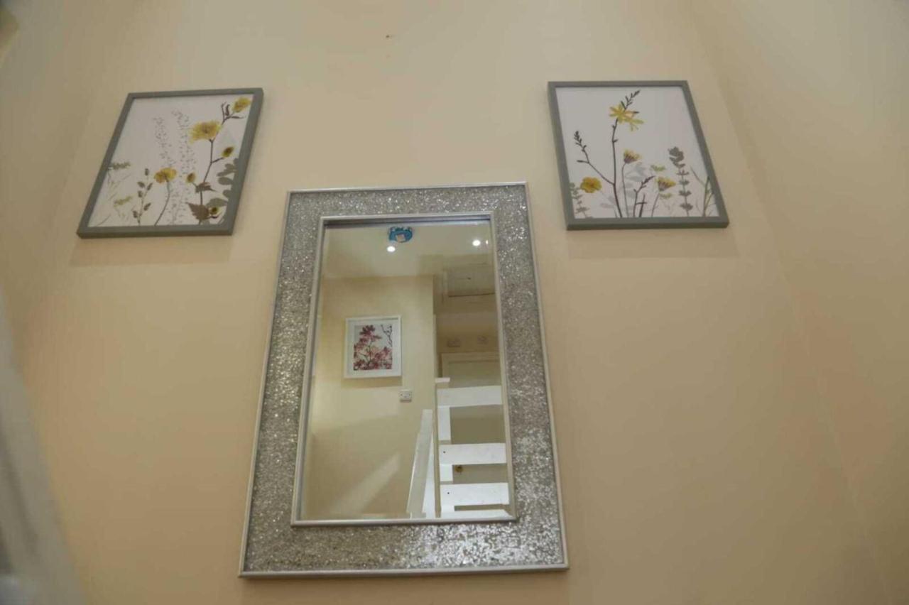 Budget 4-bedrooms In Thamesmead Hébergement de vacances *