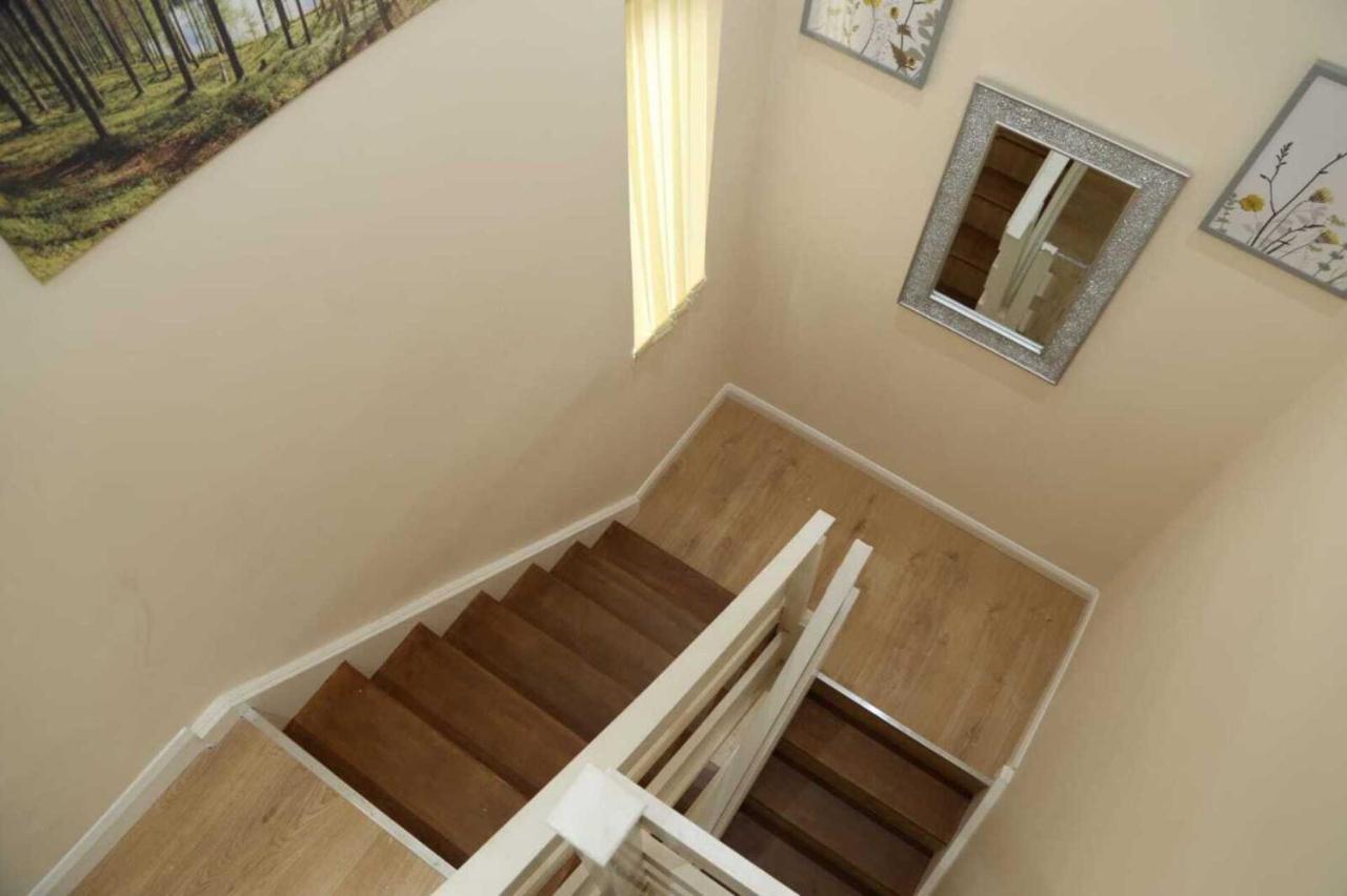 Budget 4-bedrooms In Thamesmead Hébergement de vacances *