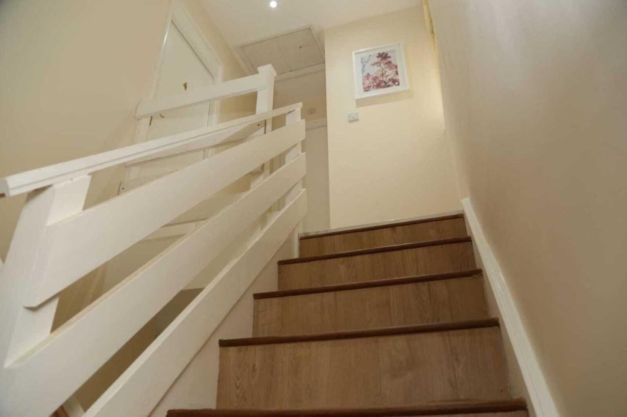 Hébergement de vacances Budget 4-bedrooms In Thamesmead Londres