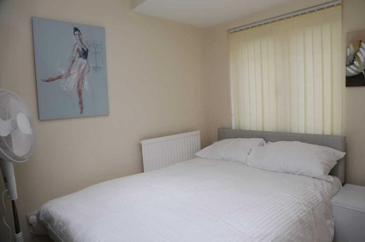 Budget 4-bedrooms In Thamesmead Hébergement de vacances