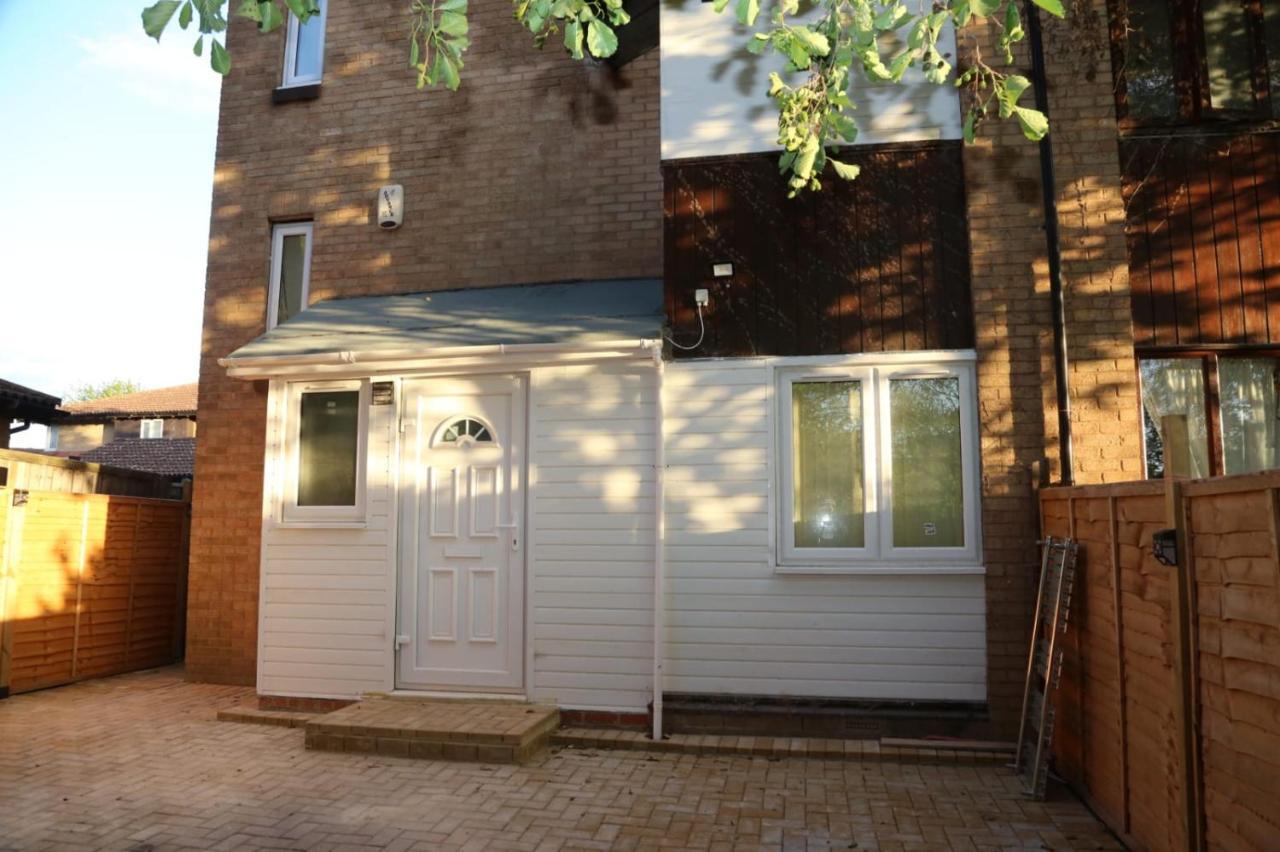 Budget 4-bedrooms In Thamesmead * Londres